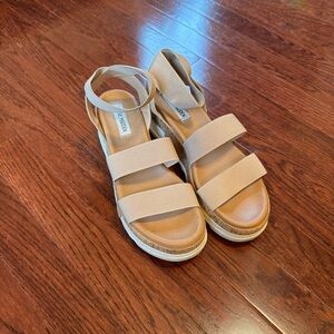 Steve Madden Beige Platform Cork Sandals – Women’s 7.5